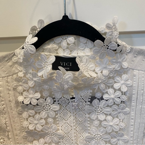 NWOT VICI Sweet Mary Crochet Lace Top - Picture 9 of 15